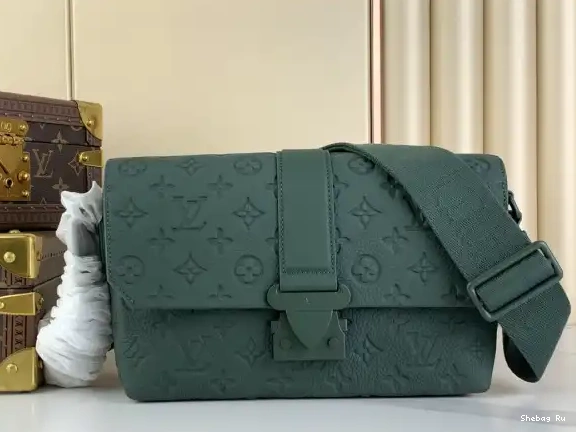 S-Cape VUITTON LOUIS Messenger-28*16*10cm 0515